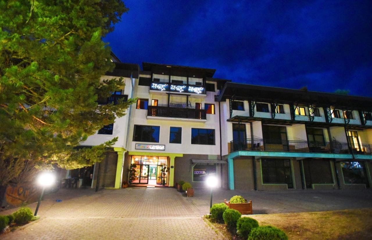 Apartament Center *